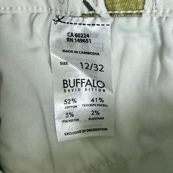 Buffalo David Bitton Floral Print White Cropped Pants Women's Size 12 - Picture 11 of 11